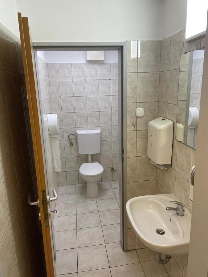 Viola Hostel ブダペスト エクステリア 写真