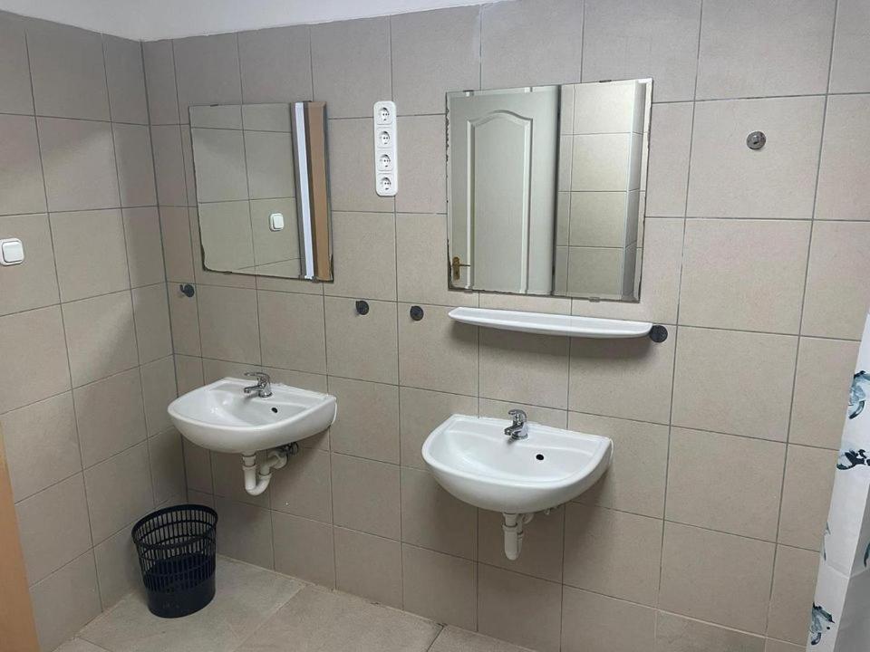 Viola Hostel ブダペスト エクステリア 写真